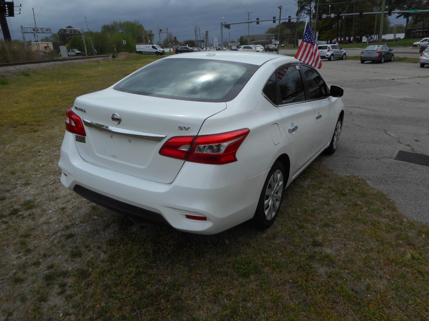 2017 White Nissan Sentra S 6MT (3N1AB7AP9HY) with an 1.8L L4 SFI DOHC 16V engine, 6M transmission, located at 2553 Airline Blvd, Portsmouth, VA, 23701, (757) 488-8331, 36.813889, -76.357597 - Down Payment: $999 Weekly Payment: $110 APR: 23.9% Repayment Terms: 42 Months ***CALL ELIZABETH SMITH - DIRECTOR OF MARKETING @ 757-488-8331 TO SCHEDULE YOUR APPOINTMENT TODAY AND GET PRE-APPROVED RIGHT OVER THE PHONE*** - Photo#5